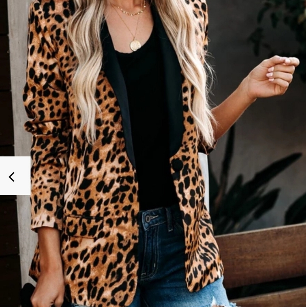 NWT GORGEOUS DESIGNER LEOPARD BLAZER M